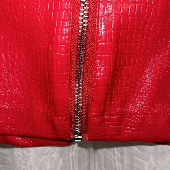 Shinestar L Croc Print Full Zip Vibrant Red Faux Leather Mini Pencil Skirt - Picture 5 of 14